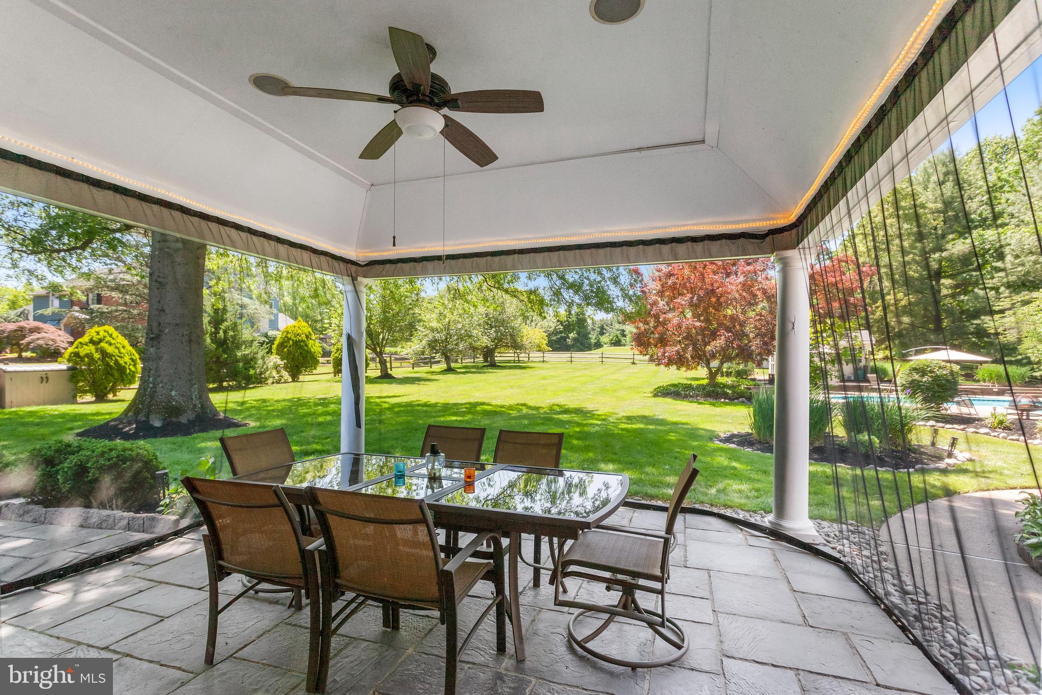 ROLLING COACH ESTS - Residential