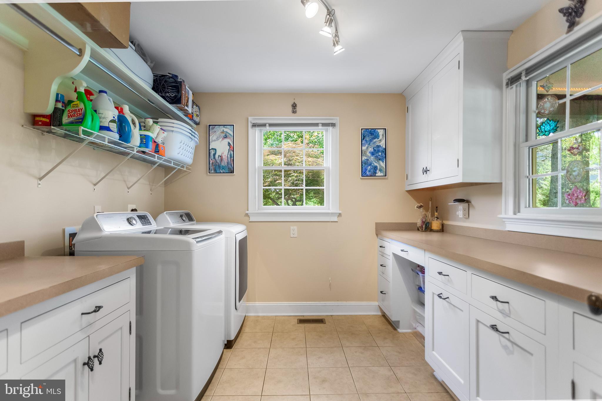 ROLLING COACH ESTS - Residential