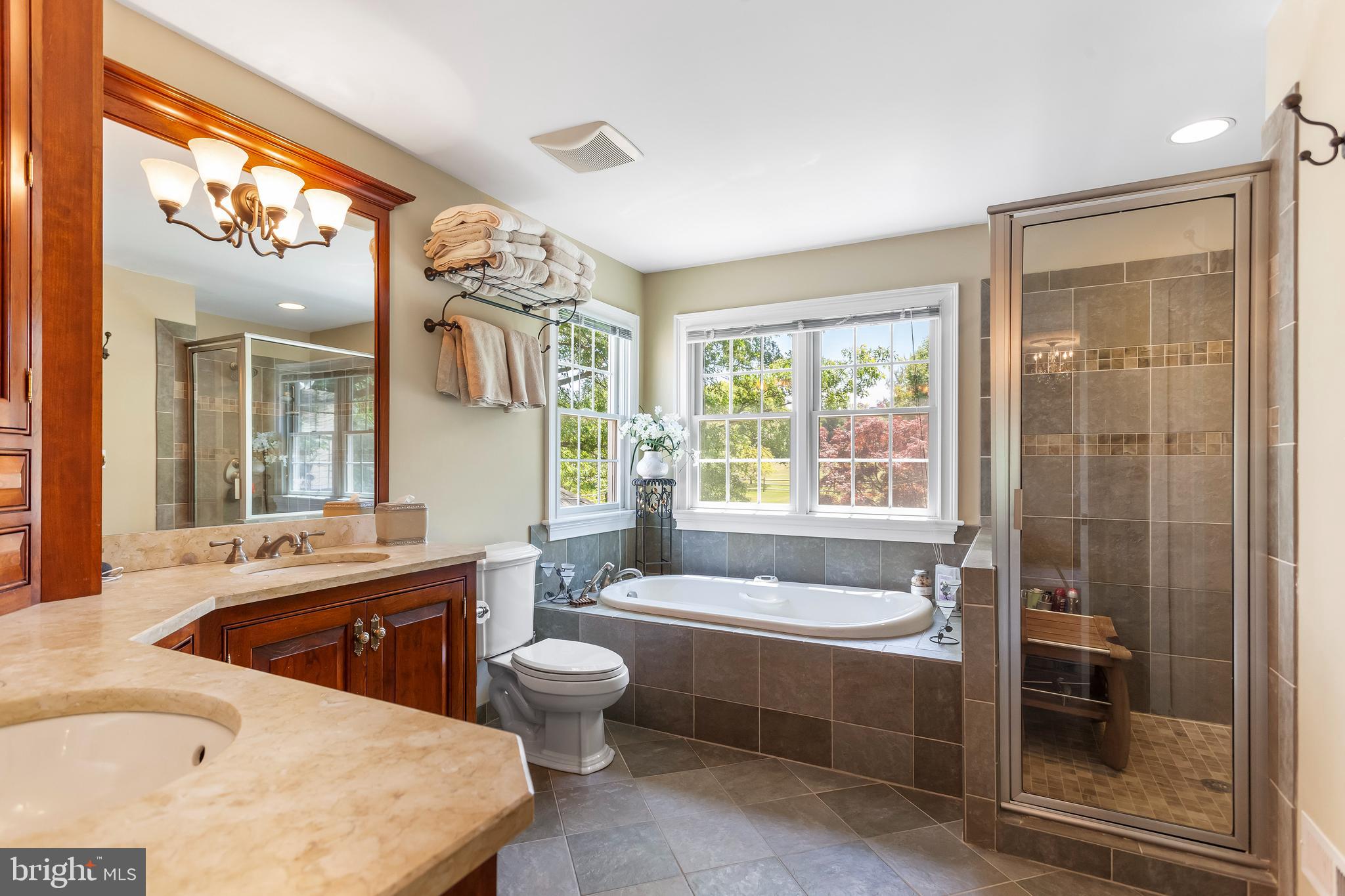 ROLLING COACH ESTS - Residential