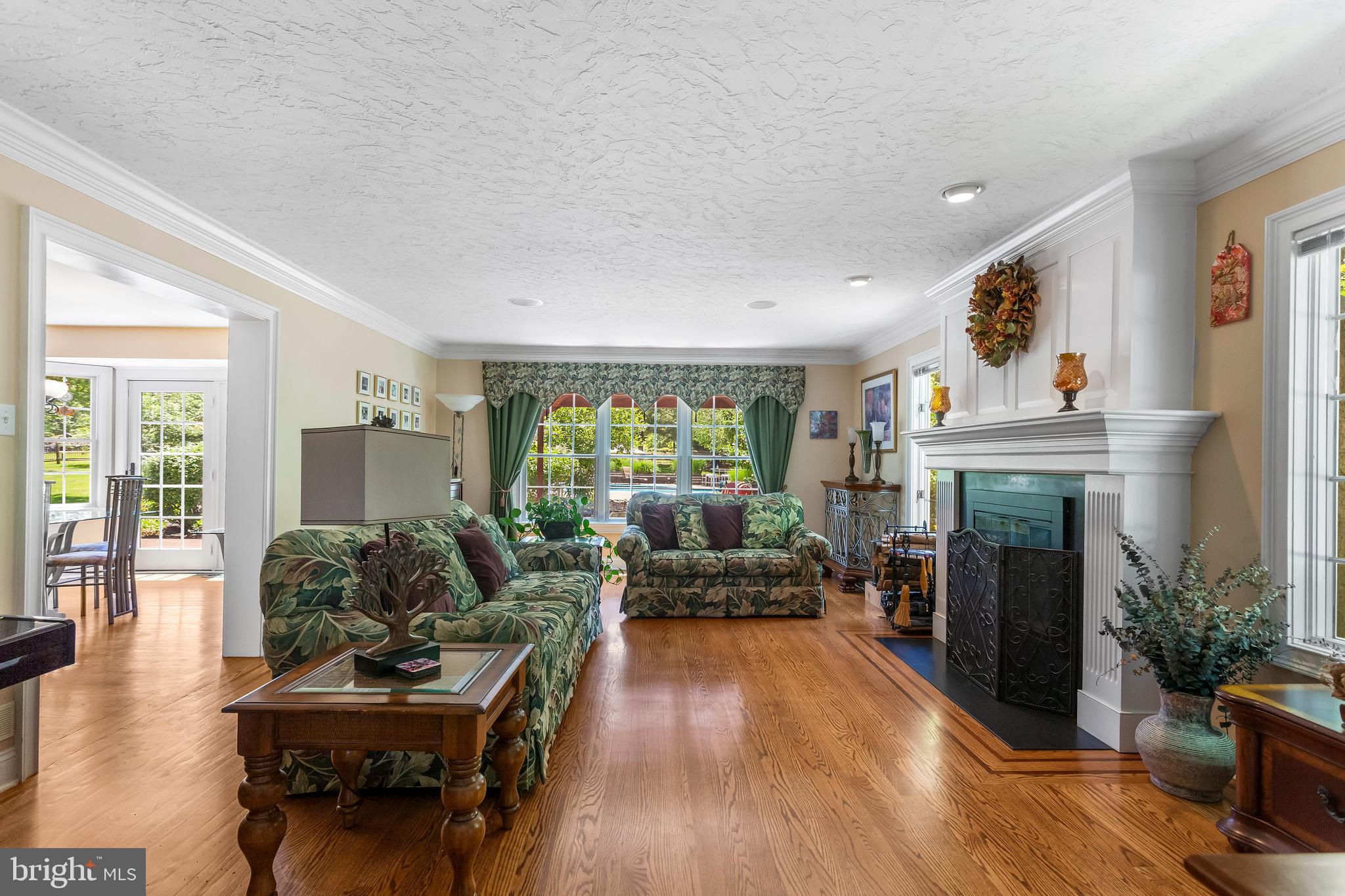 ROLLING COACH ESTS - Residential