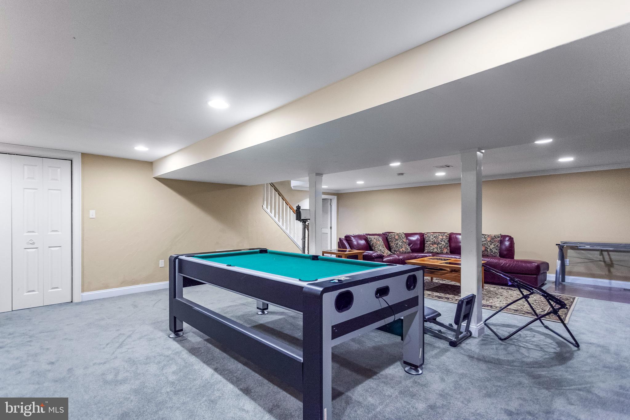 ROLLING COACH ESTS - Residential