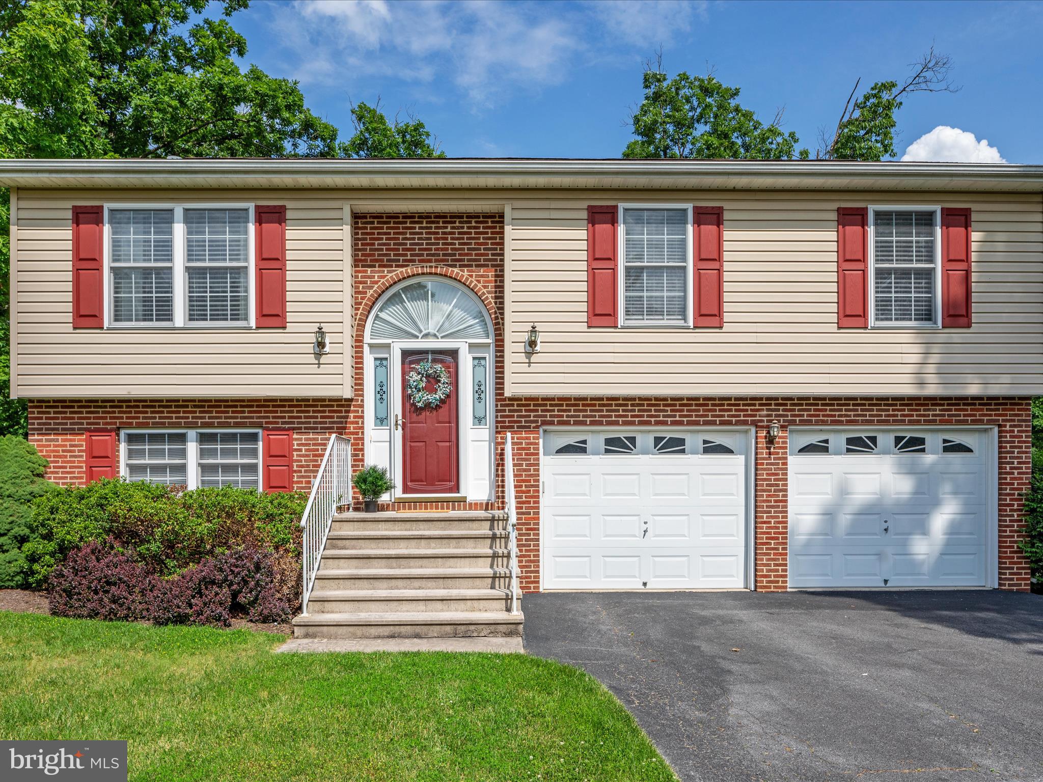 WOODRIDGE - Residential