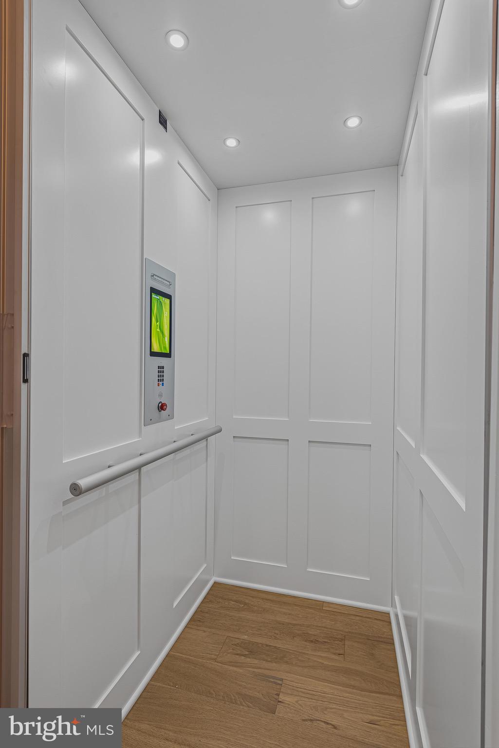 ARLINGTON - Residential