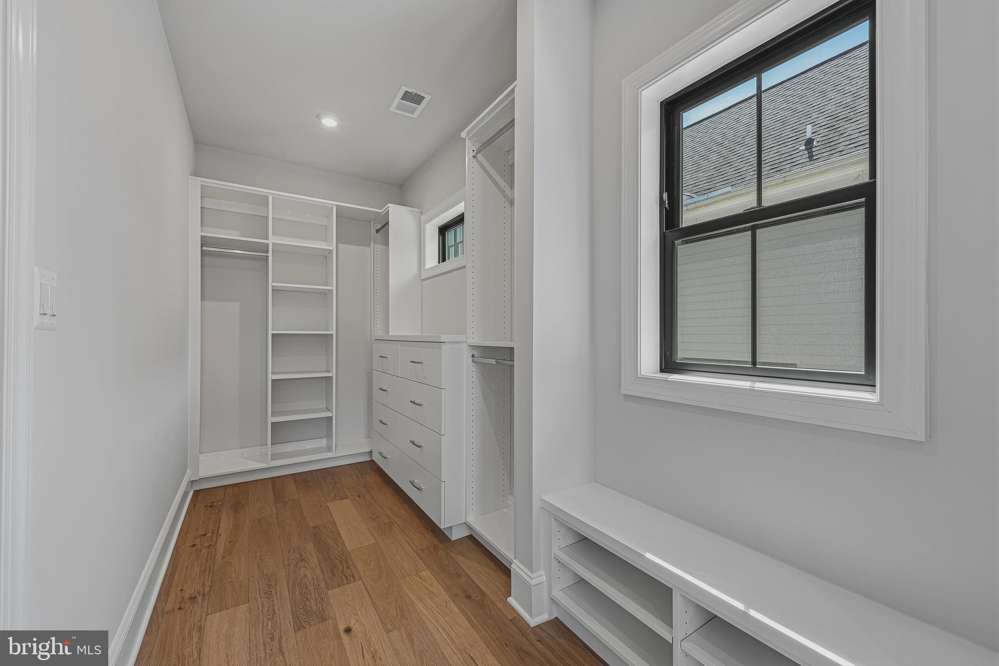 ARLINGTON - Residential