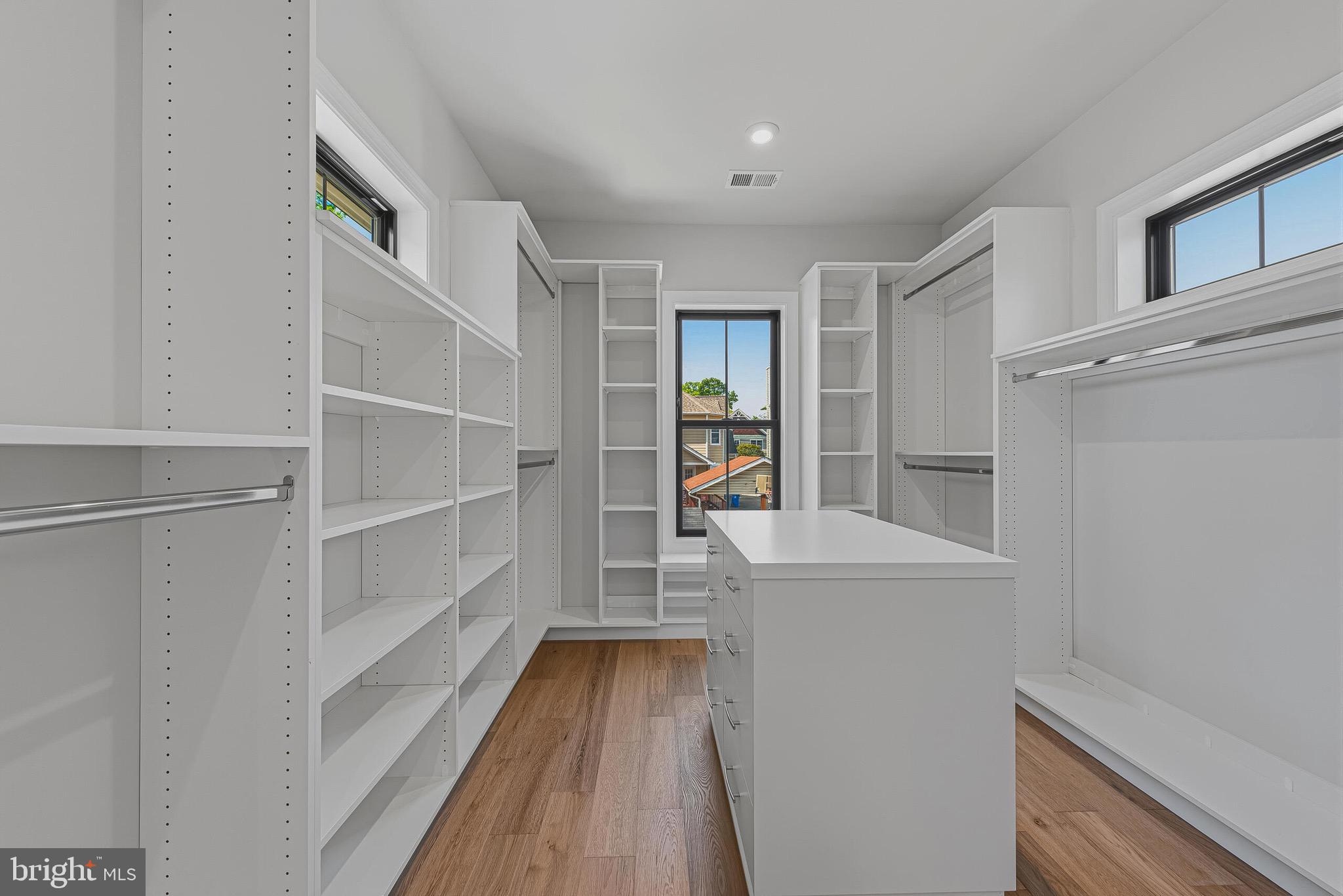 ARLINGTON - Residential