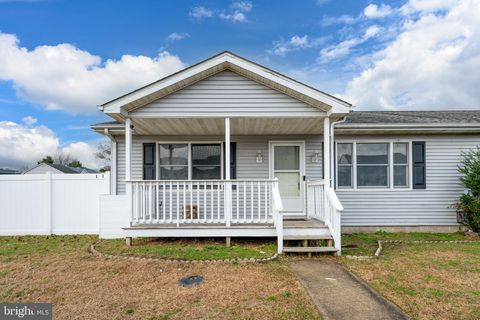 Photo of 308 S Spinnaker Lane, MILTON, DE 19968 (MLS # DESU2102074)