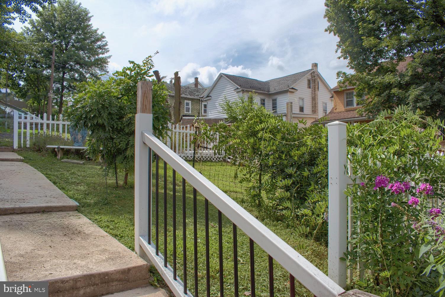 118 FIRST STREET S