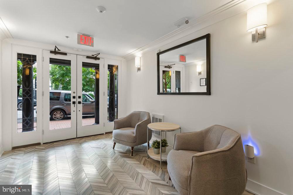 3016 DUMBARTON NW 102