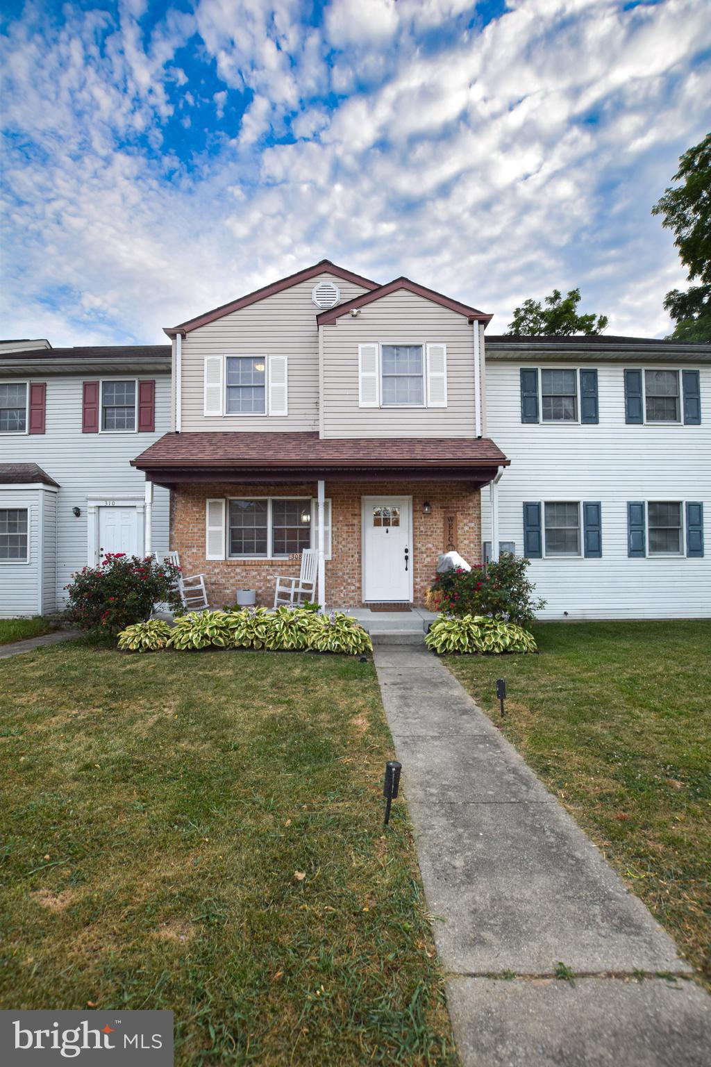 This move-in ready beautifully updated townhome offers comfort, space, convenience, and affordability. Step into a bright, open living room that flows into a spacious eat-in kitchen with ample cabinetry and counter space — perfect for everyday living and entertaining. The home features 3 bedrooms and 2.5 bathrooms. Enjoy outdoor living on the private back patio, overlooking a fully fenced yard with a storage shed for added convenience. Easy access to commuter routes, shopping, and dining. Don't miss this one, call today to schedule a tour!