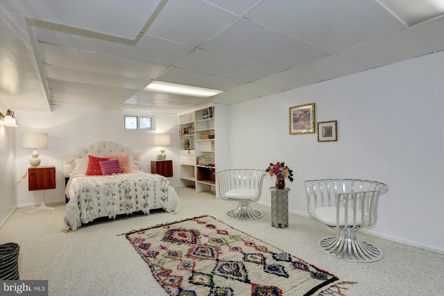 BROYHILL PARK - Residential