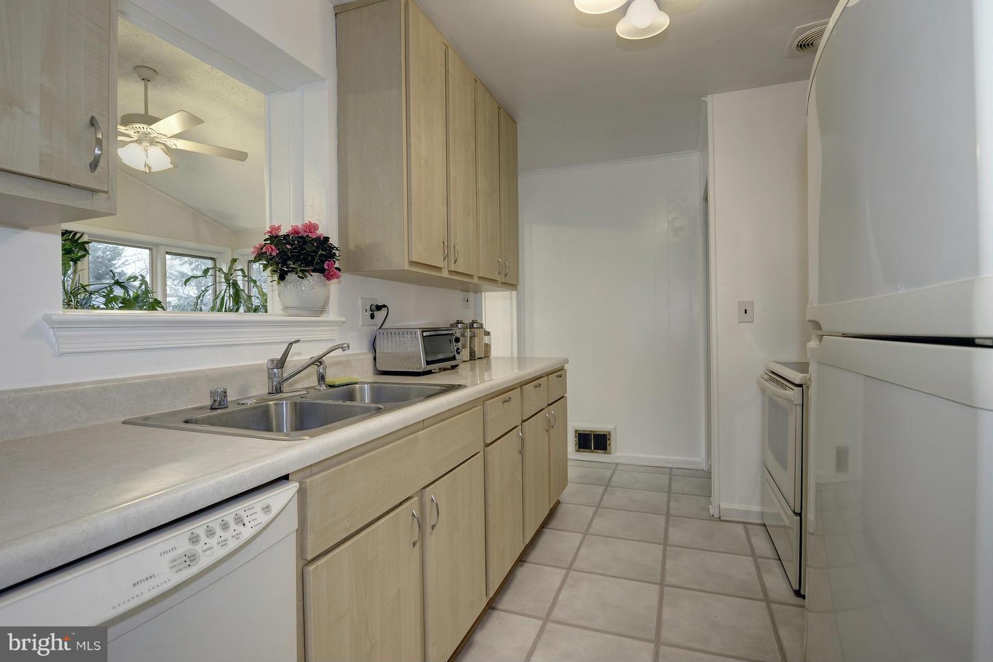 BROYHILL PARK - Residential