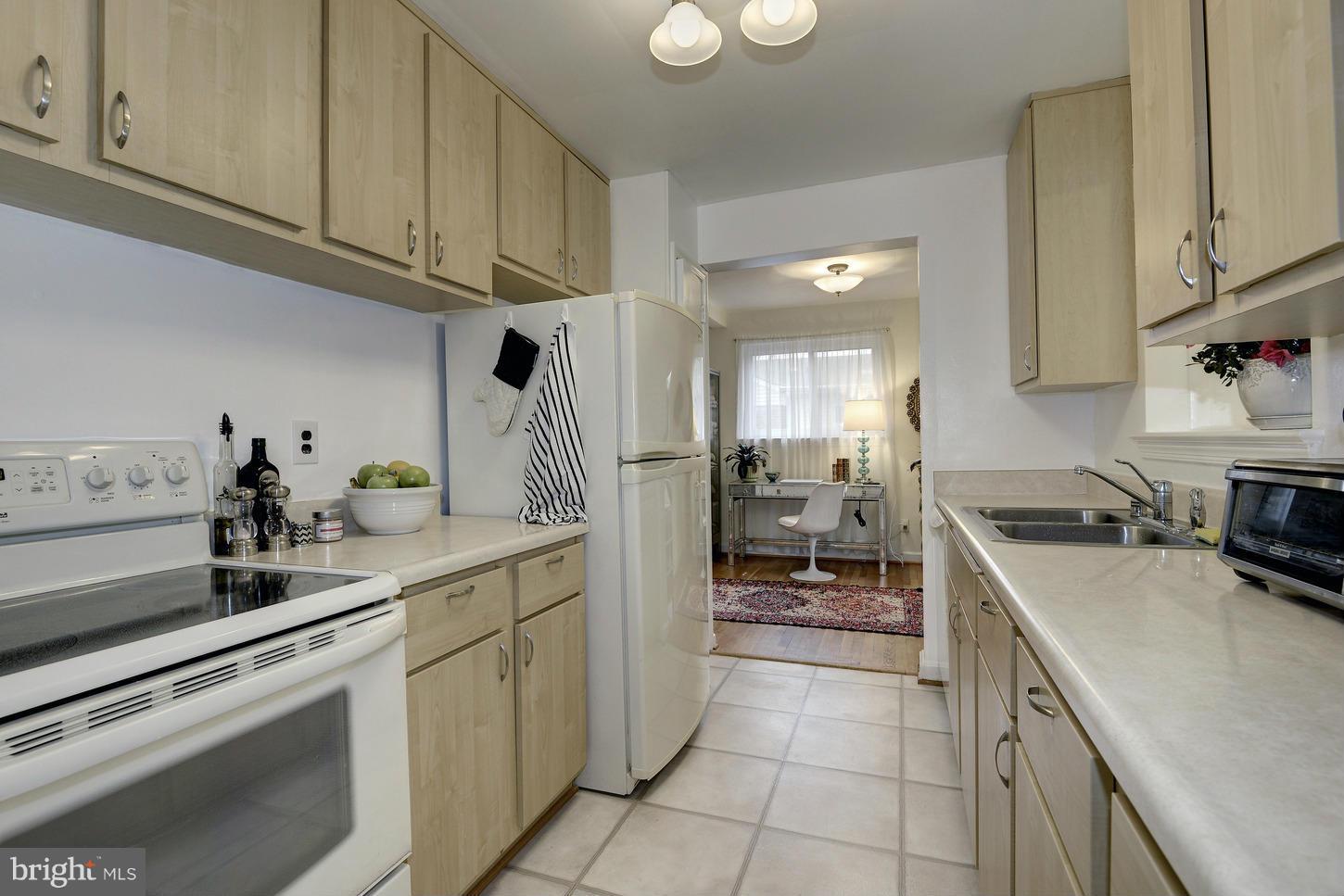 BROYHILL PARK - Residential