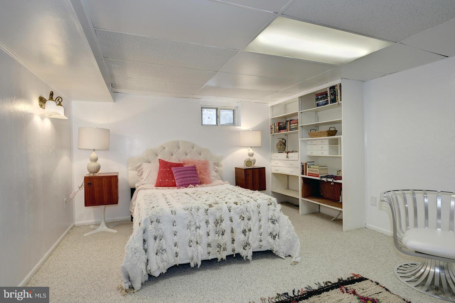 BROYHILL PARK - Residential