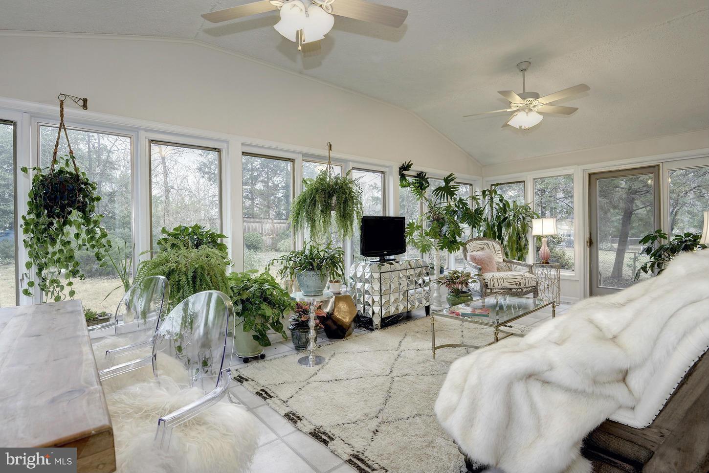 BROYHILL PARK - Residential