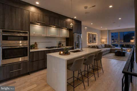 Condo For Rent - 909 N 15th Street #B<br/> PHILADELPHIA, PA 19130