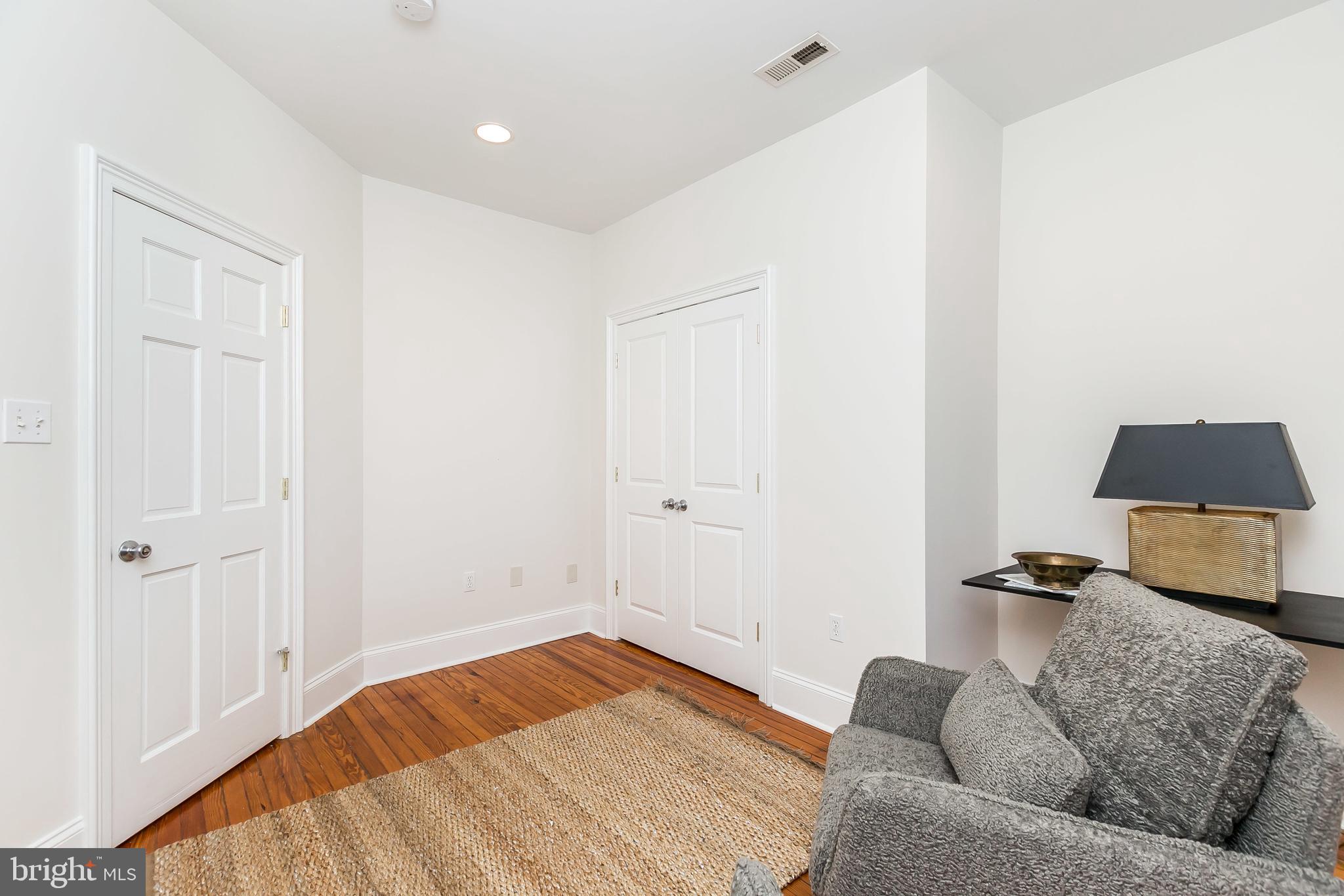 CHARLES VILLAGE - Residential