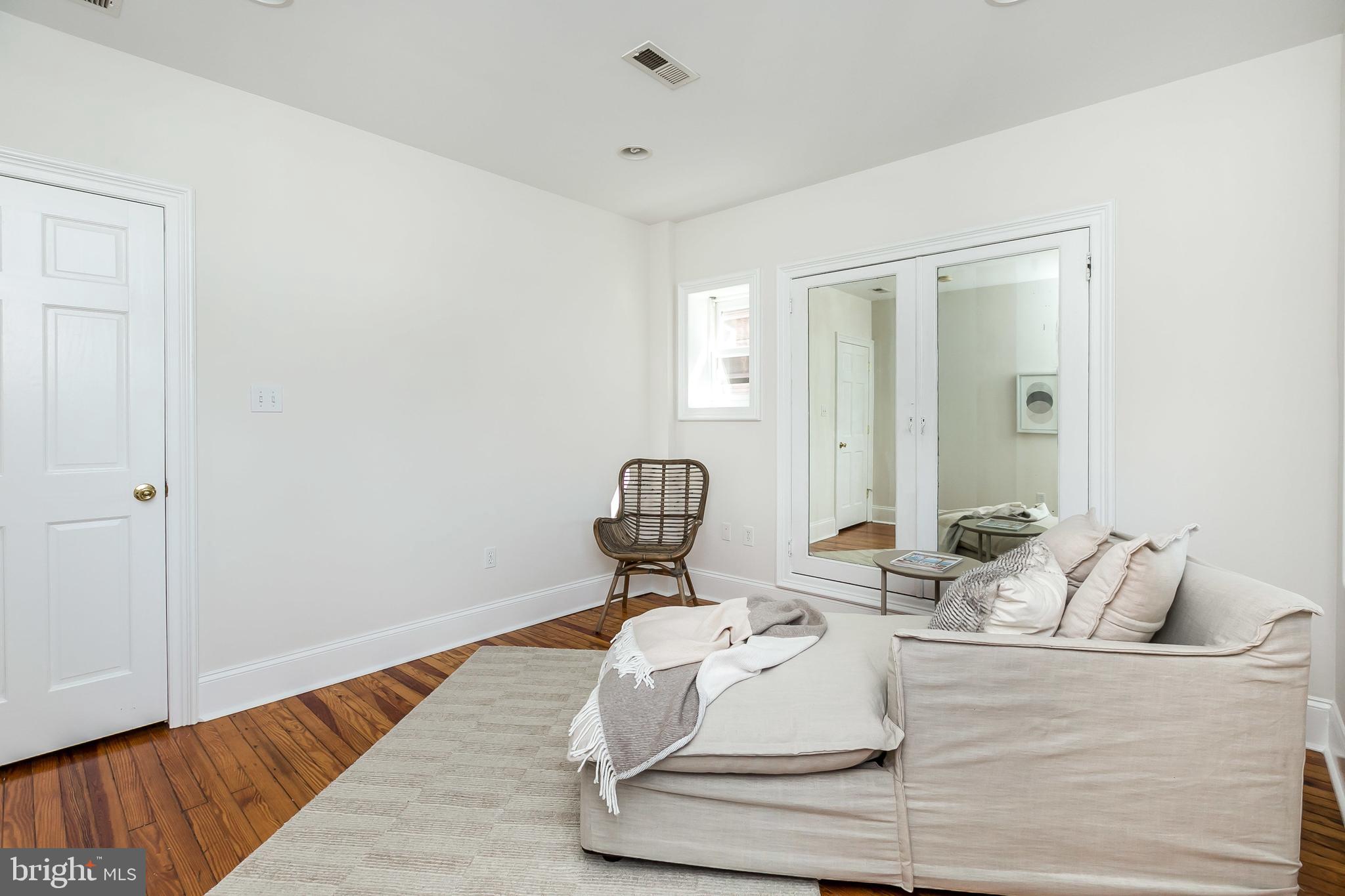 CHARLES VILLAGE - Residential