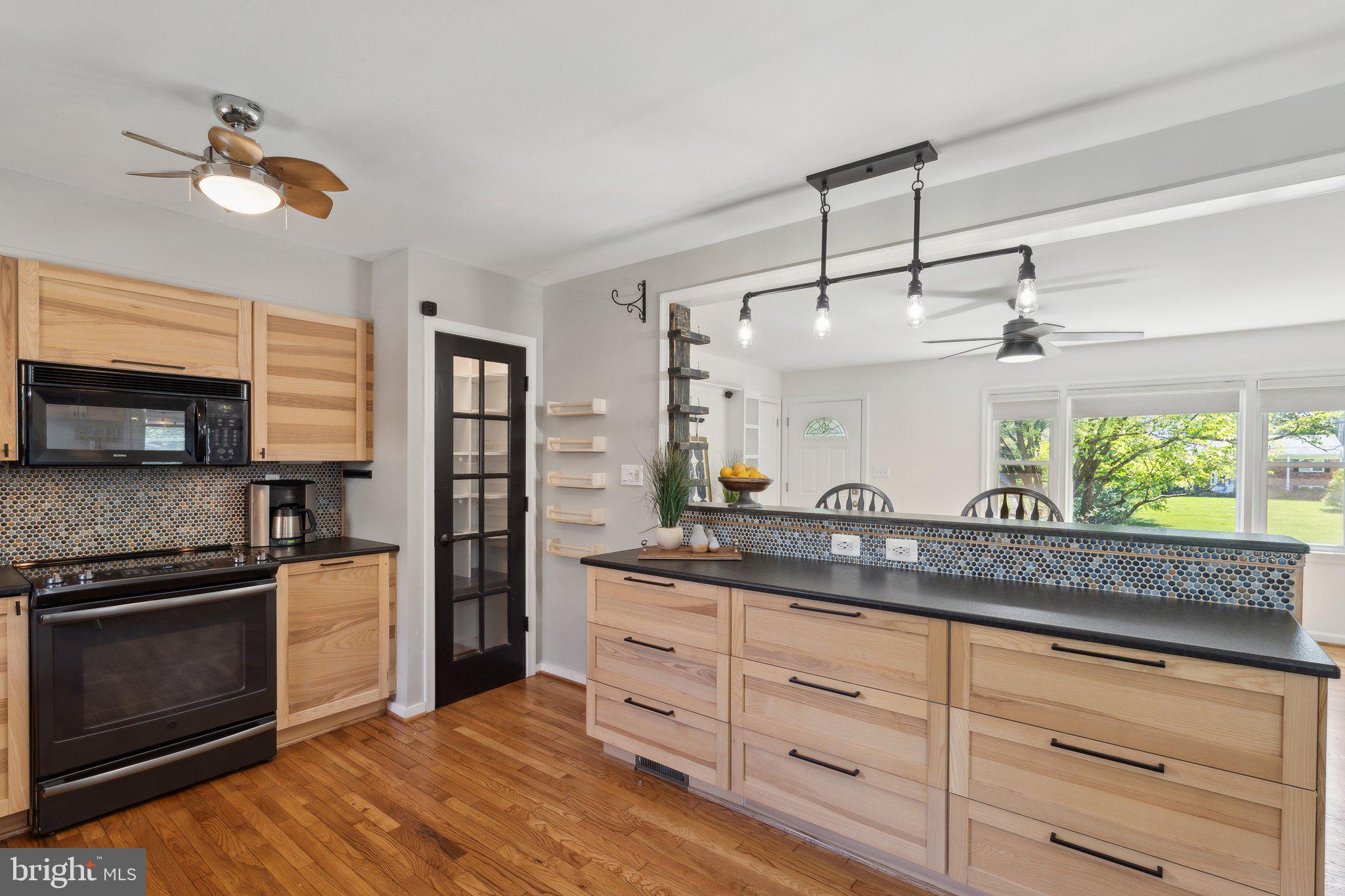 HILLWOOD ESTATES - Residential