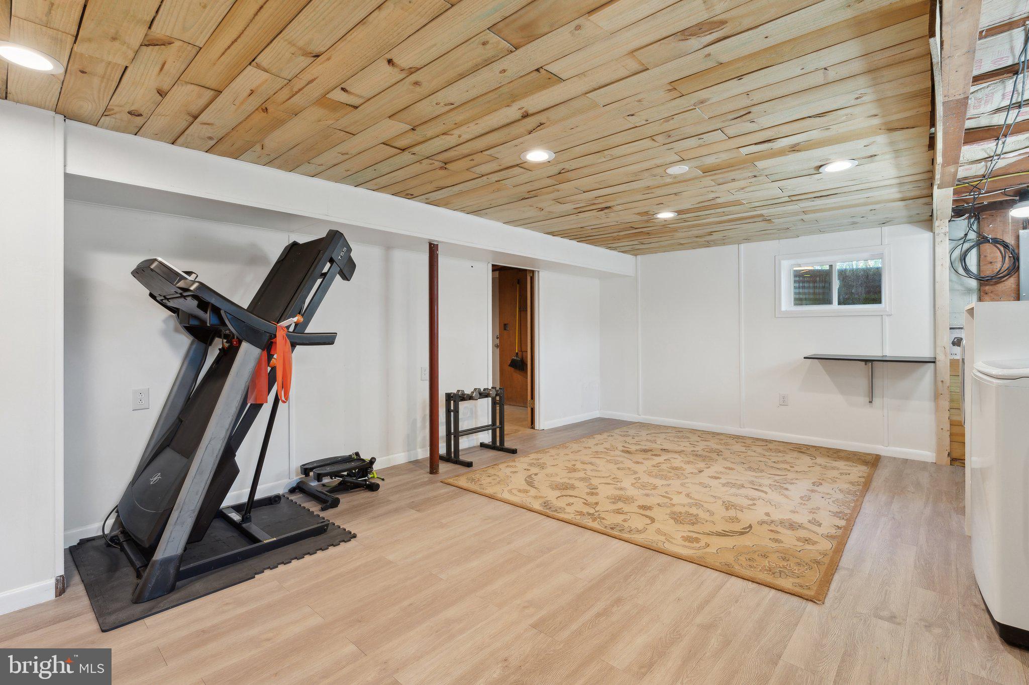 HILLWOOD ESTATES - Residential