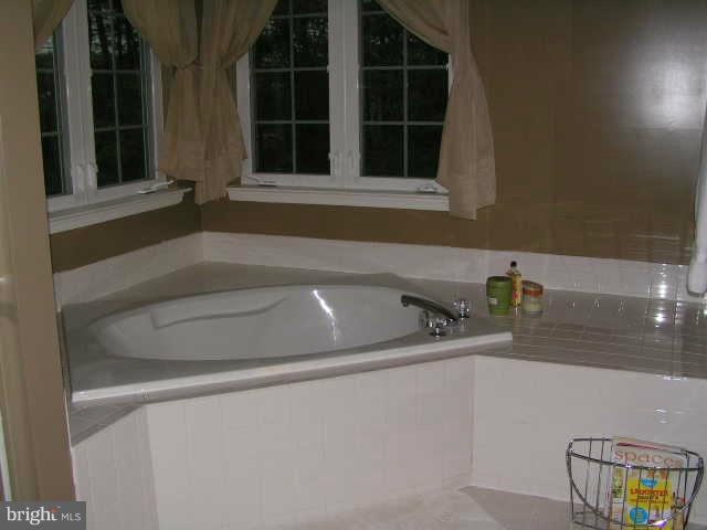 WILLOW WOODS - Residential Lease