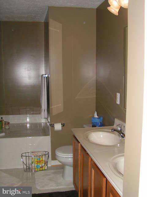 WILLOW WOODS - Residential Lease