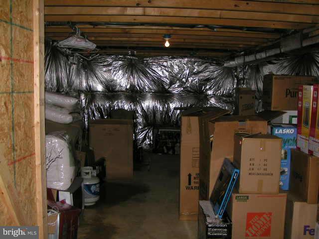 WILLOW WOODS - Residential Lease