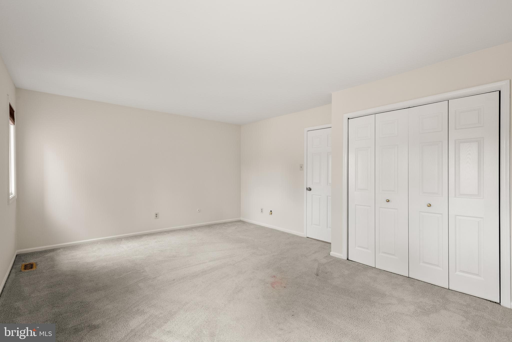 QUARTERS - Residential Lease