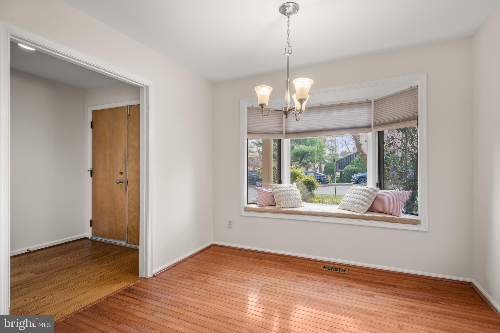 QUARTERS - Residential Lease