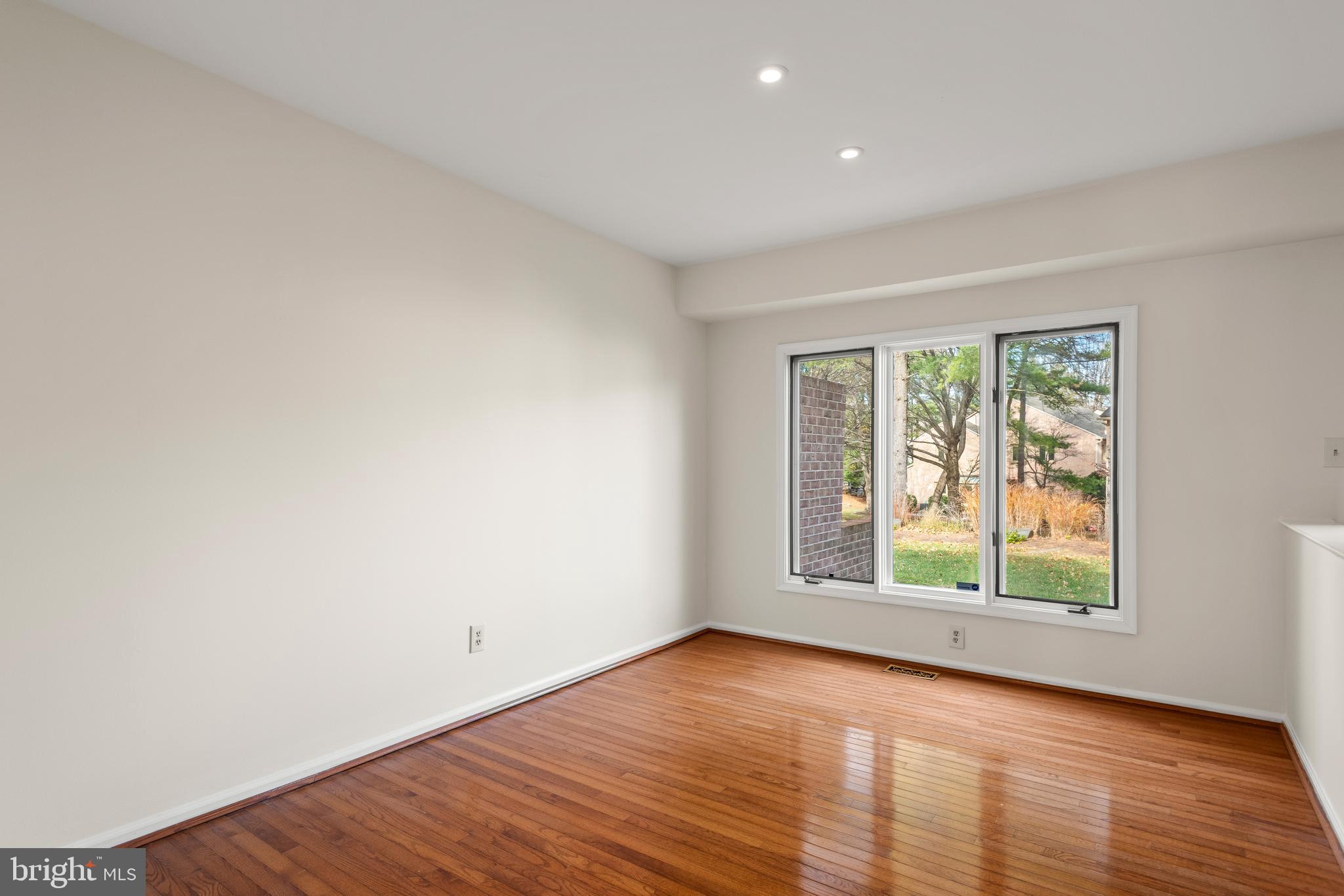 QUARTERS - Residential Lease