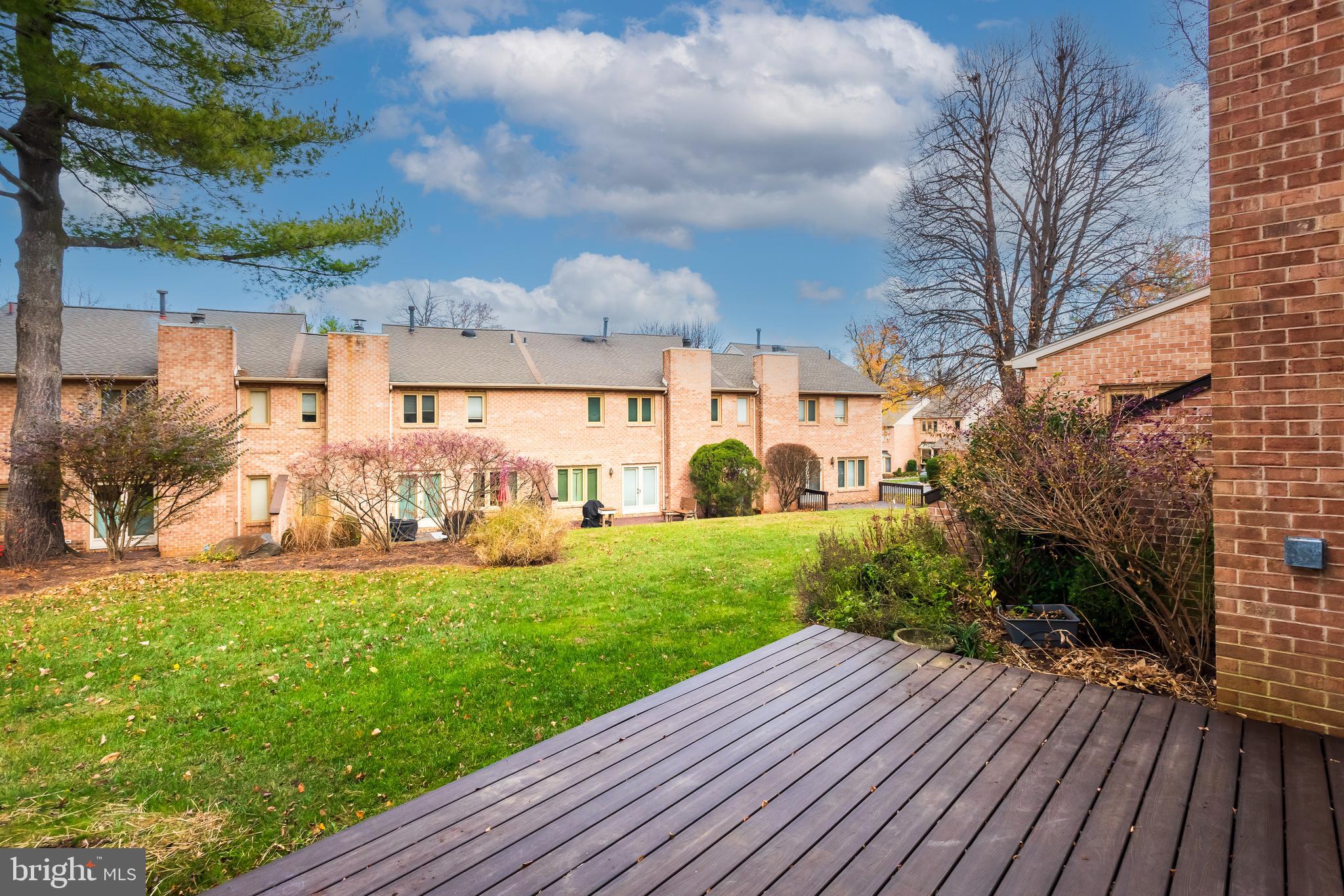 QUARTERS - Residential Lease