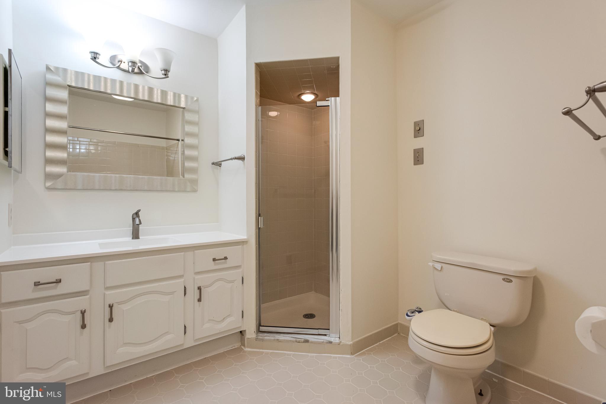 QUARTERS - Residential Lease