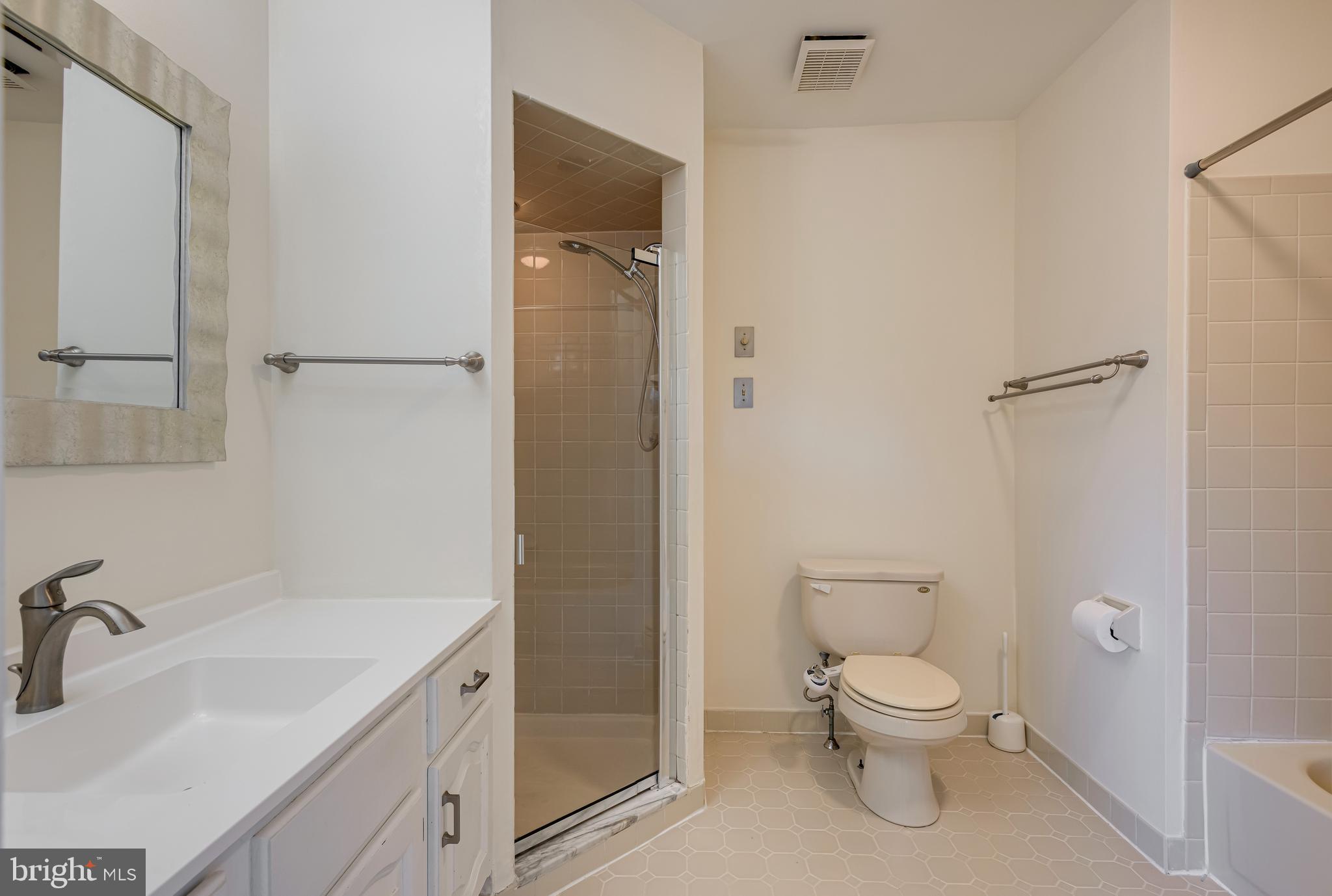 QUARTERS - Residential Lease