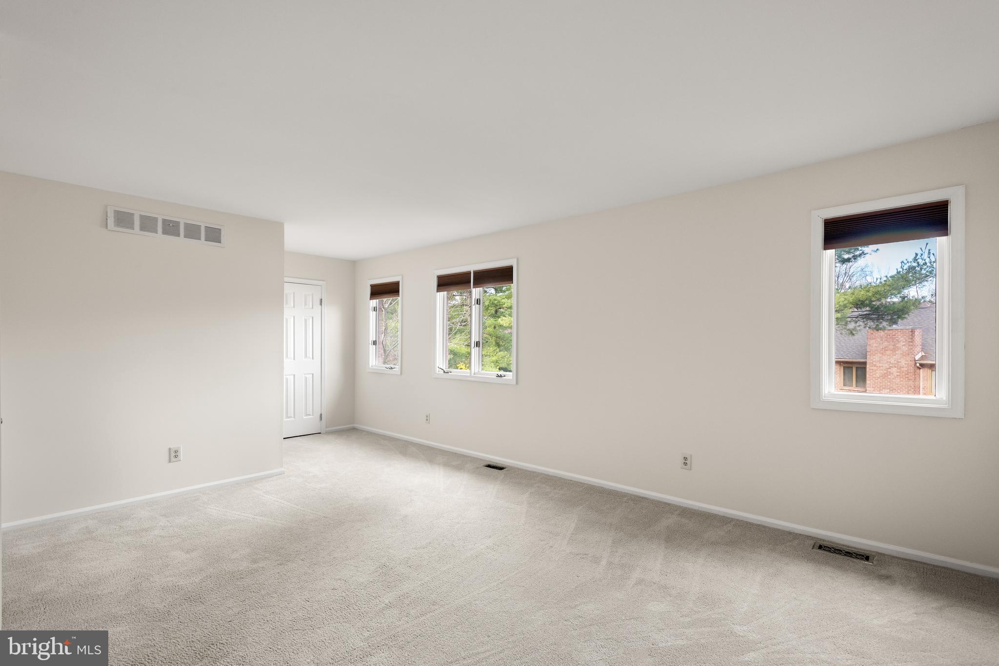 QUARTERS - Residential Lease