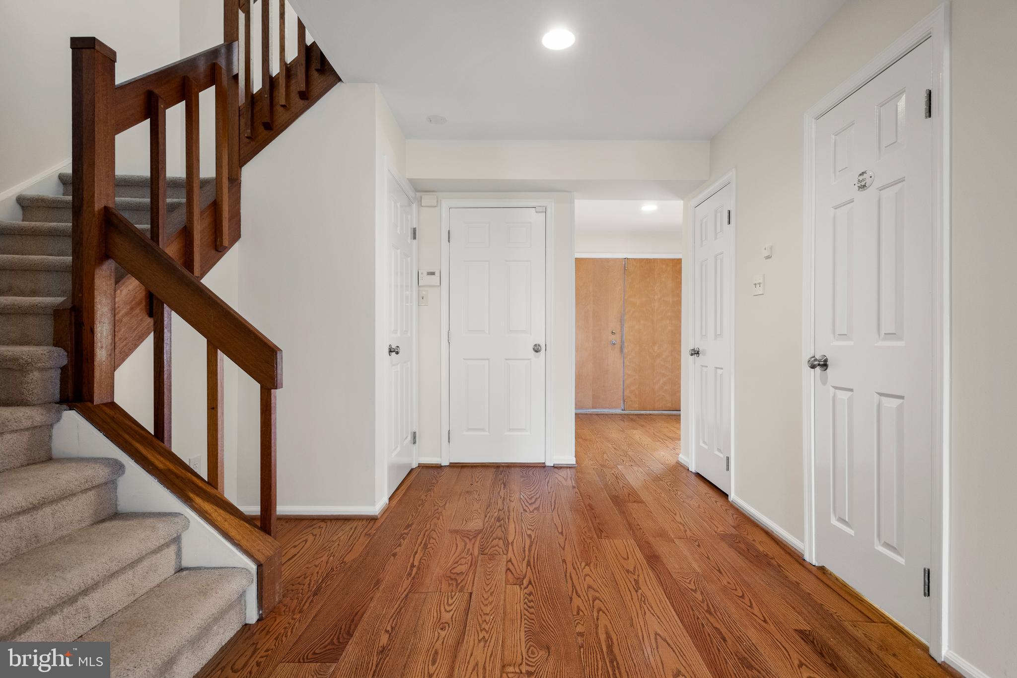 QUARTERS - Residential Lease