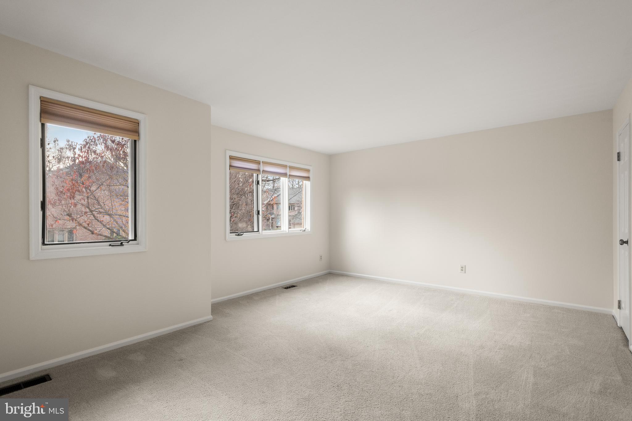 QUARTERS - Residential Lease