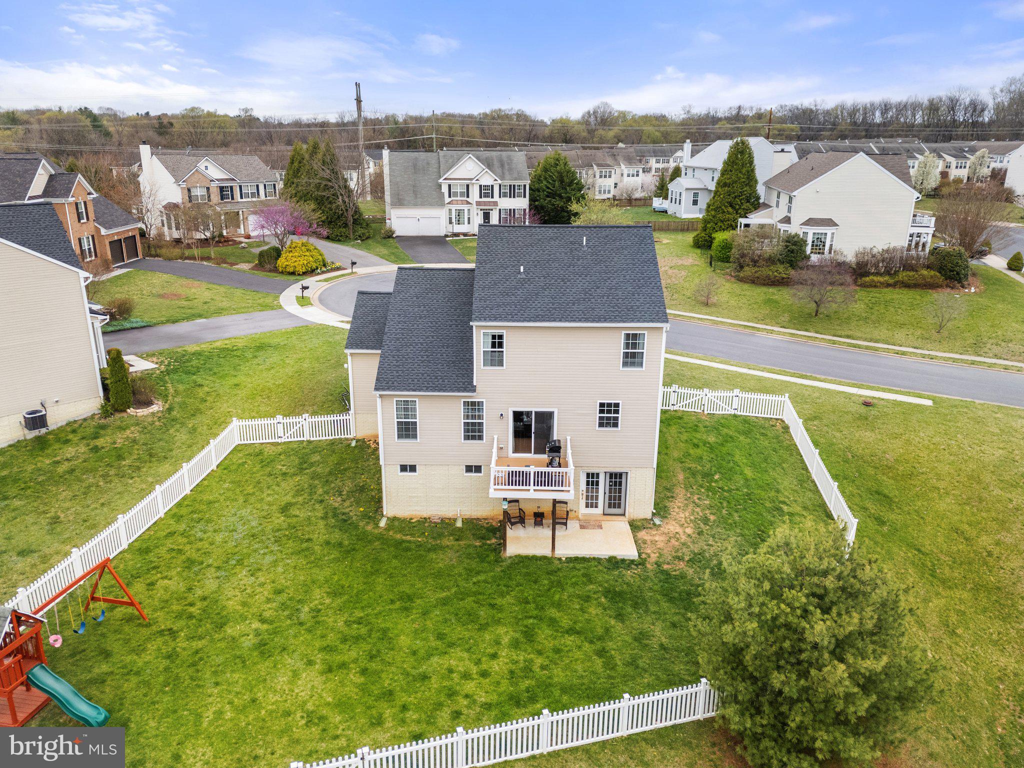 COLONIAL HILLS - Residential