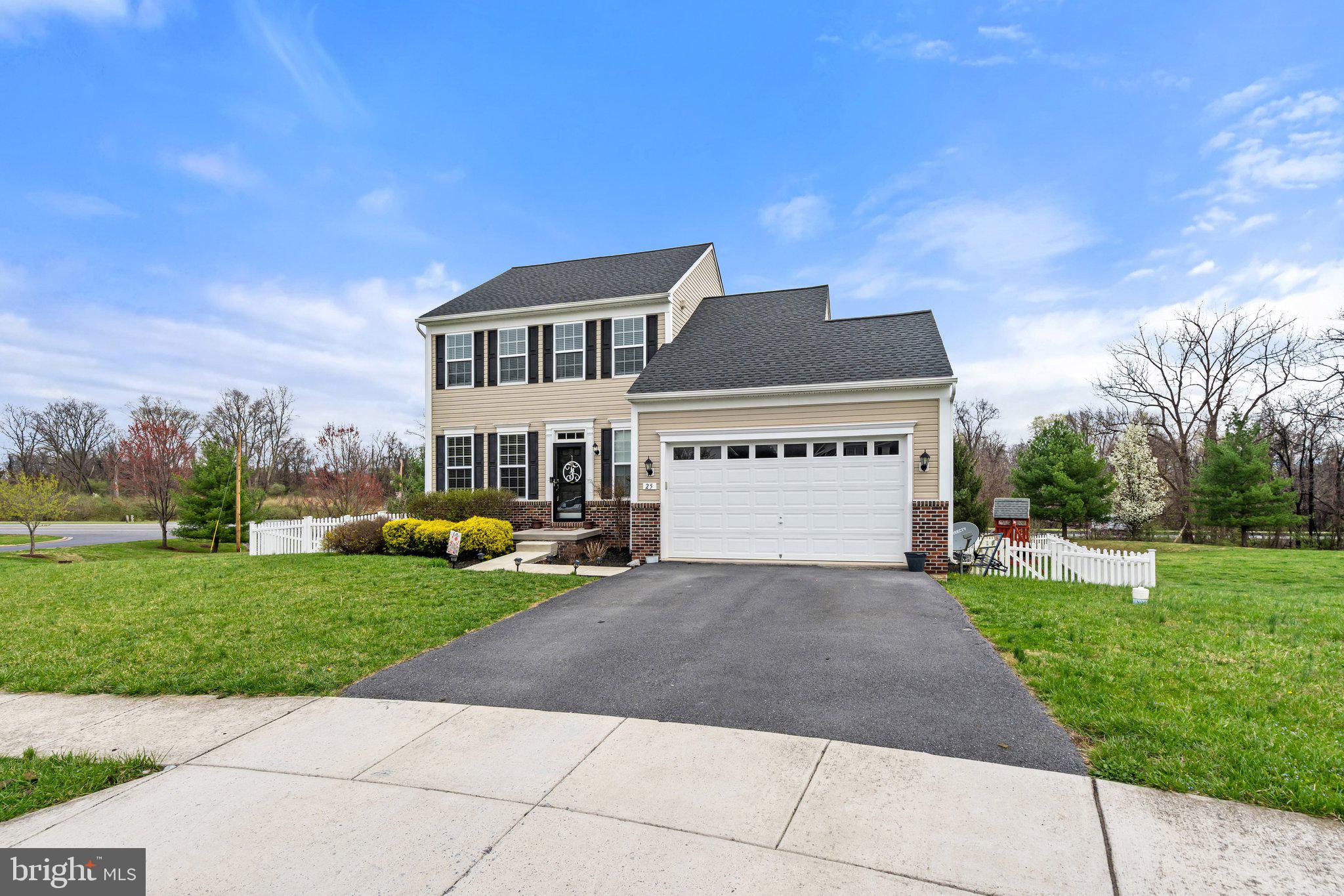 COLONIAL HILLS - Residential