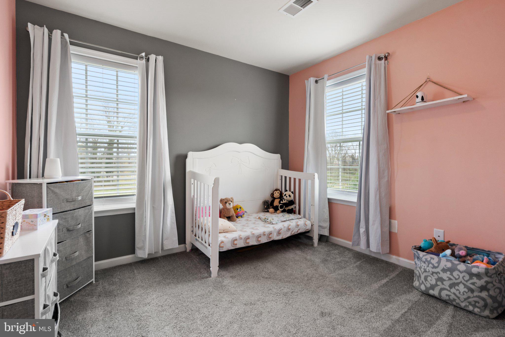 COLONIAL HILLS - Residential