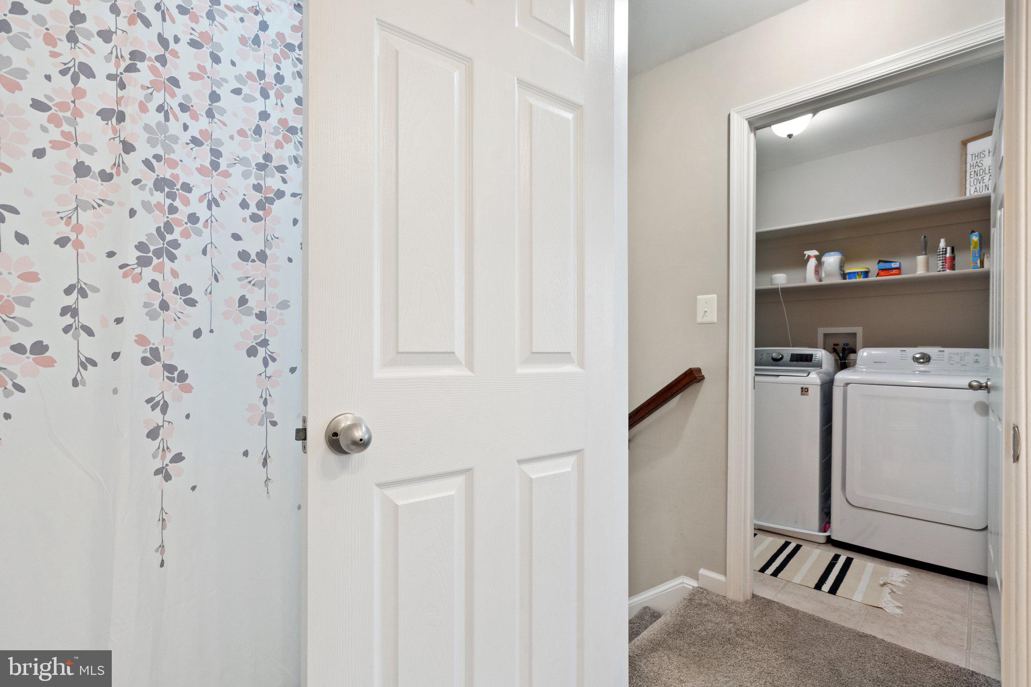 COLONIAL HILLS - Residential