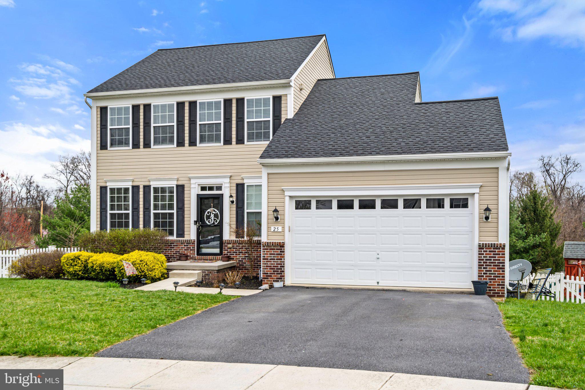 COLONIAL HILLS - Residential