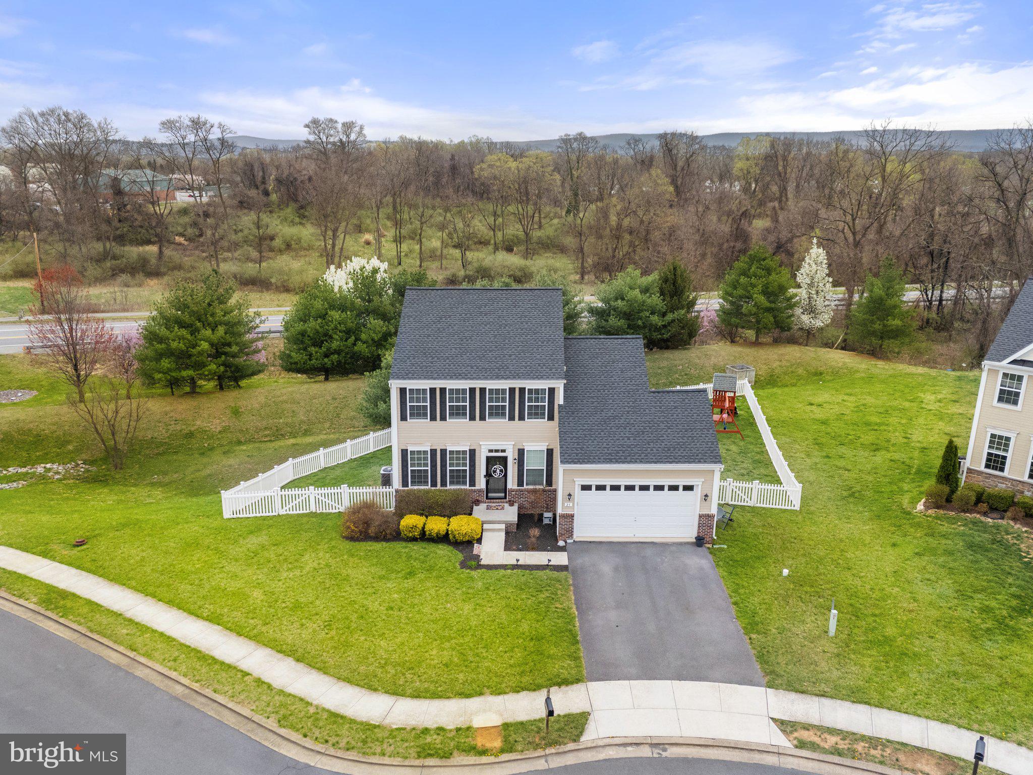 COLONIAL HILLS - Residential