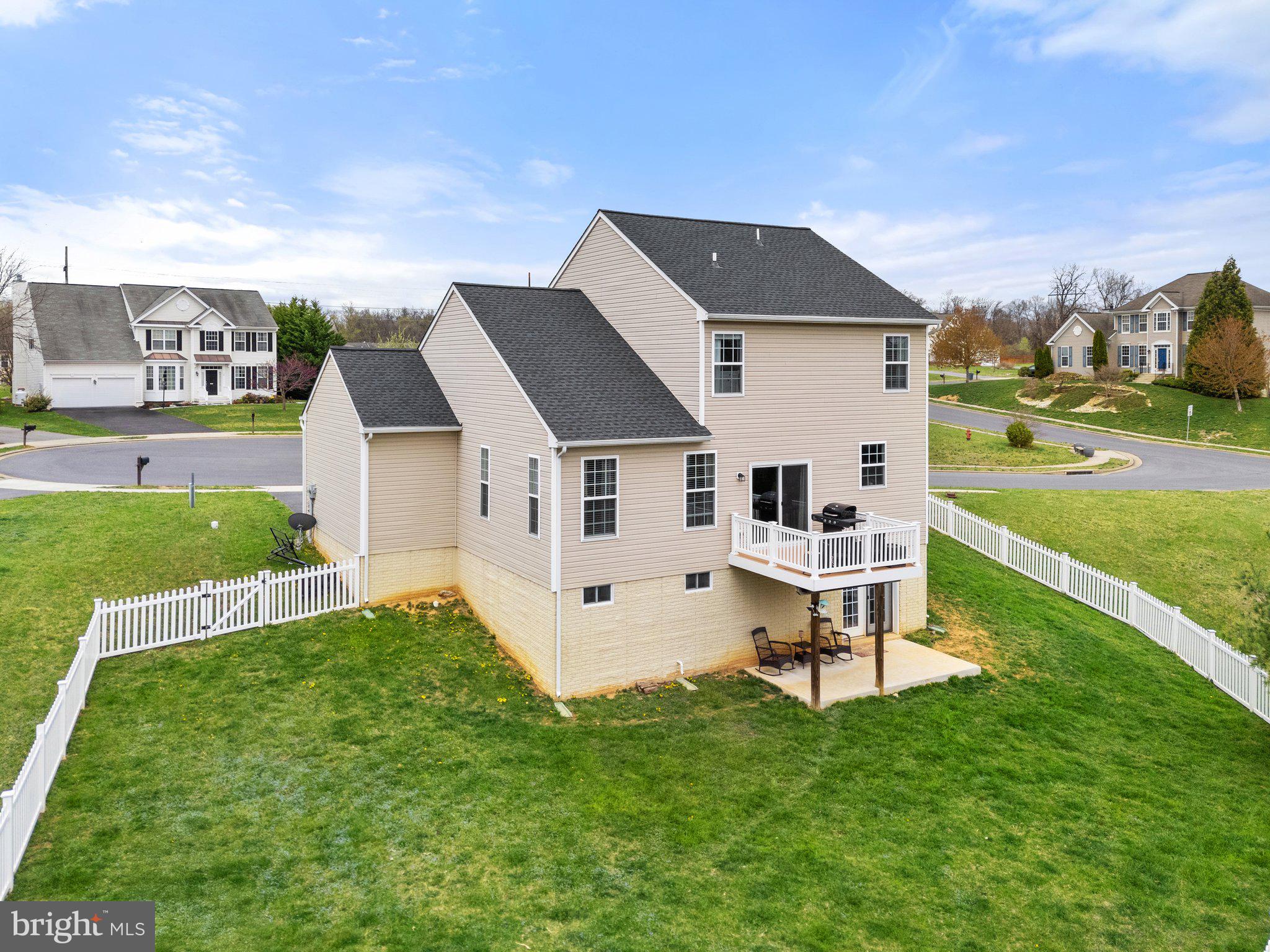 COLONIAL HILLS - Residential