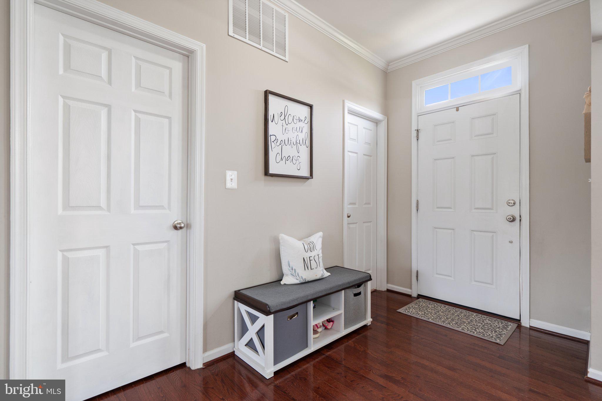 COLONIAL HILLS - Residential