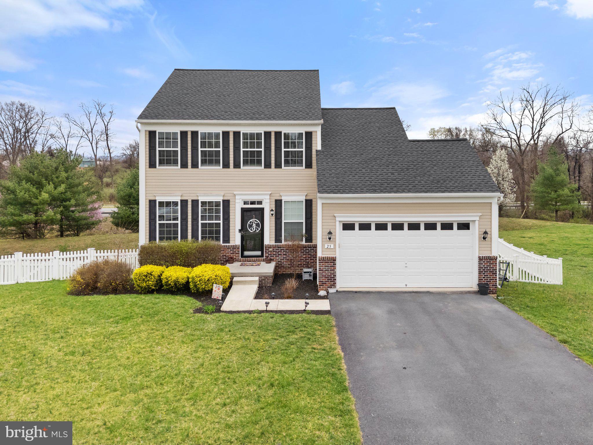 COLONIAL HILLS - Residential