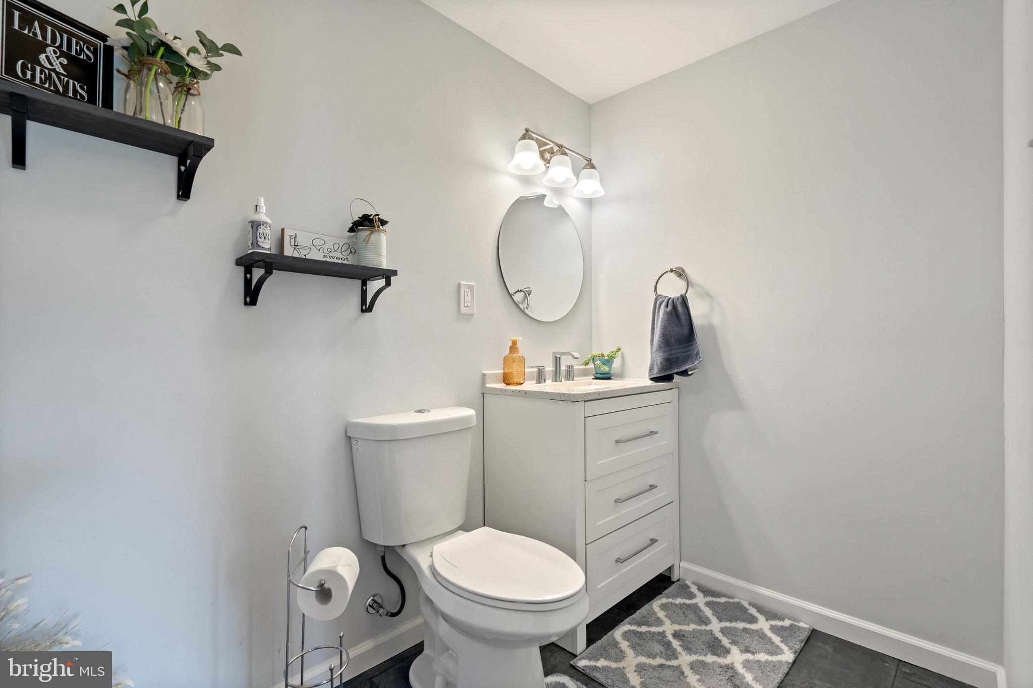 COLONIAL HILLS - Residential