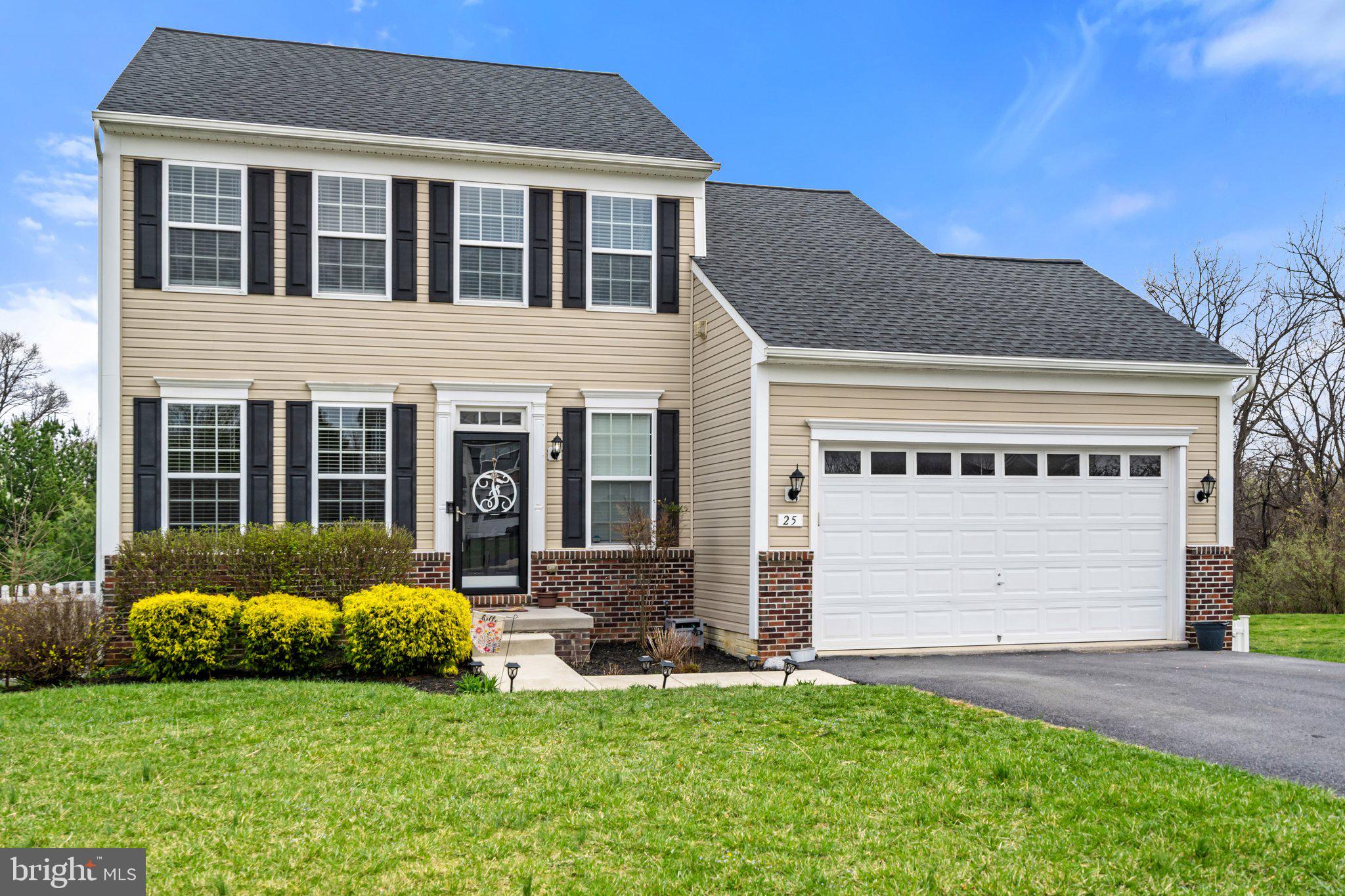 COLONIAL HILLS - Residential