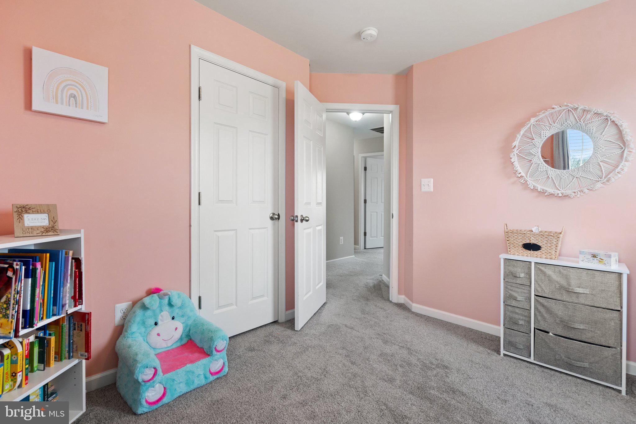 COLONIAL HILLS - Residential