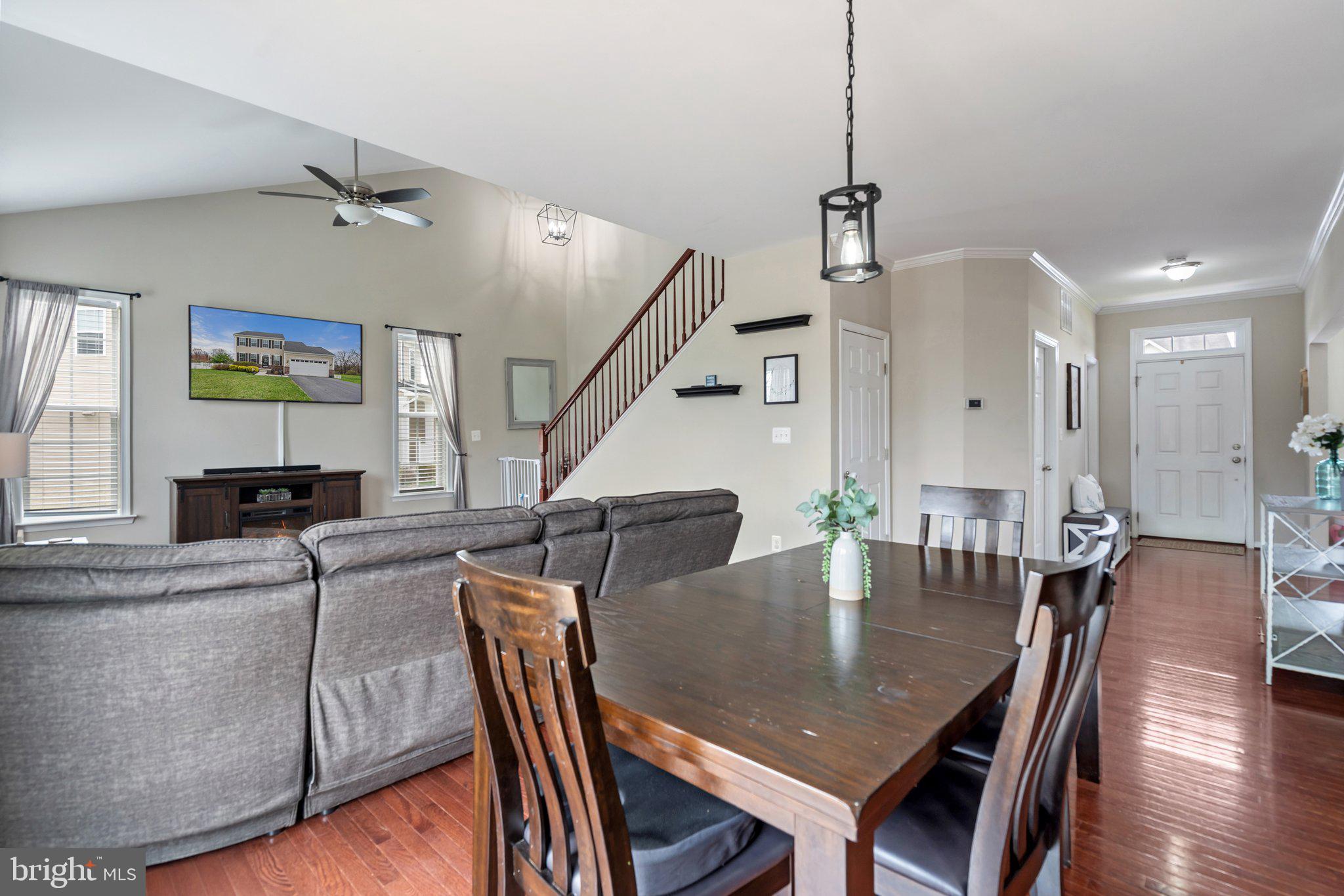 COLONIAL HILLS - Residential