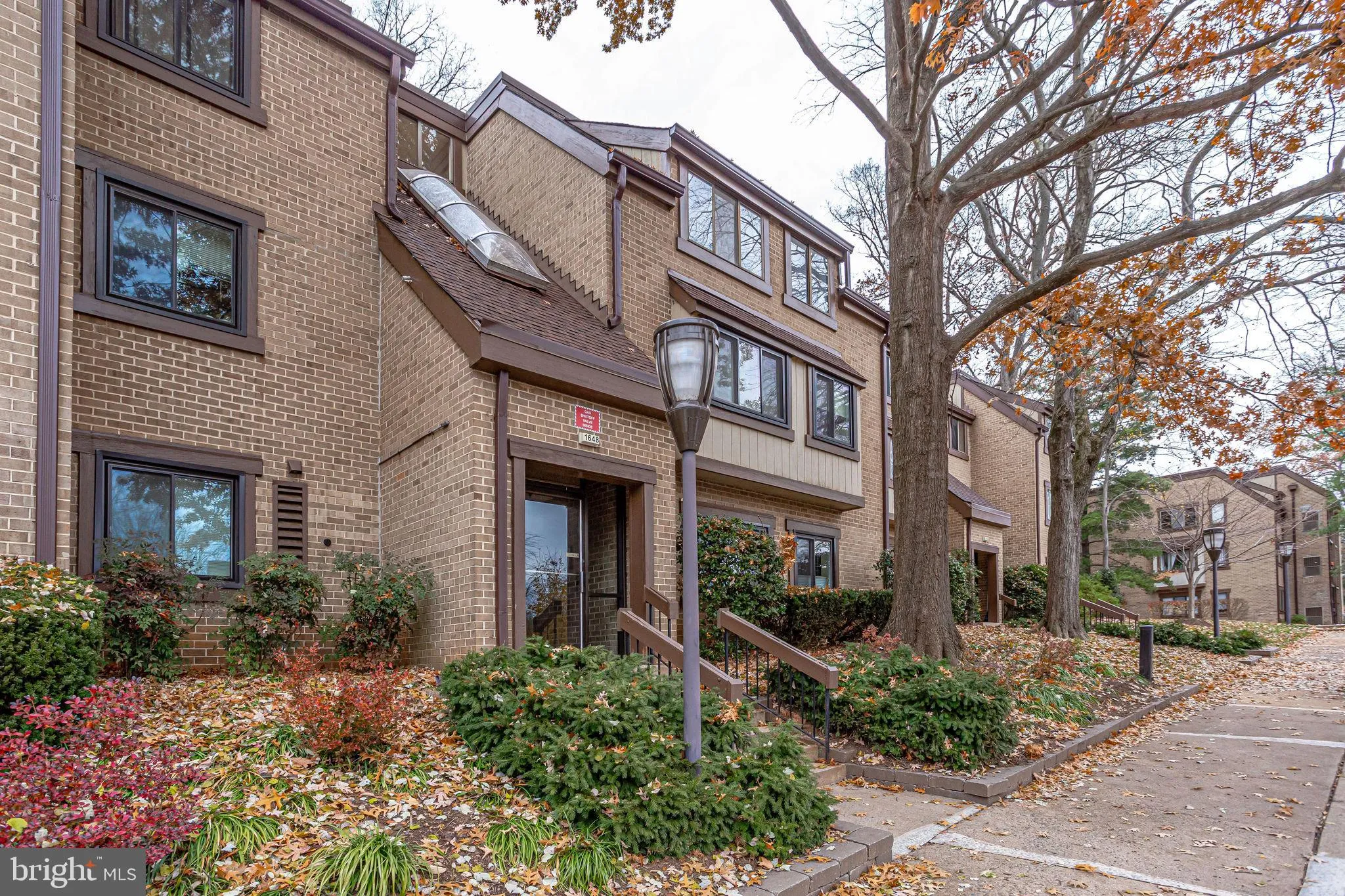 1648 Parkcrest Circle Unit 301, Reston, VA 20190