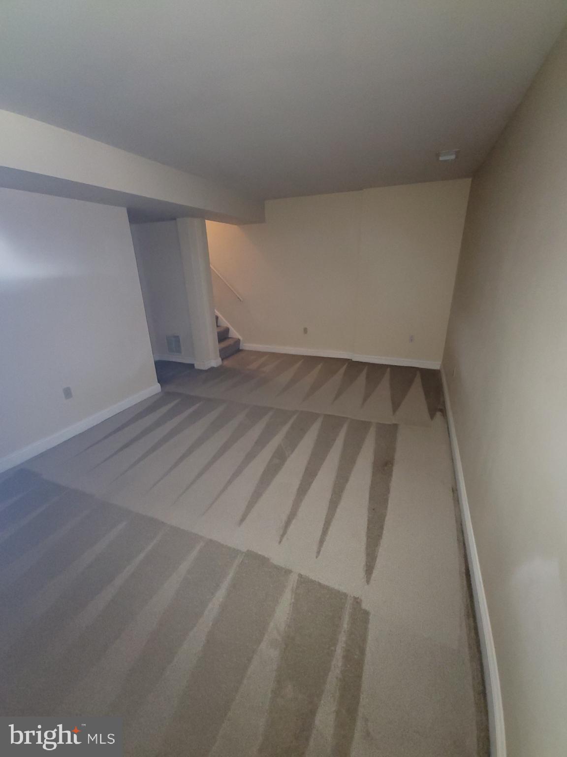 LAKEWOOD ESTATES - Residential Lease